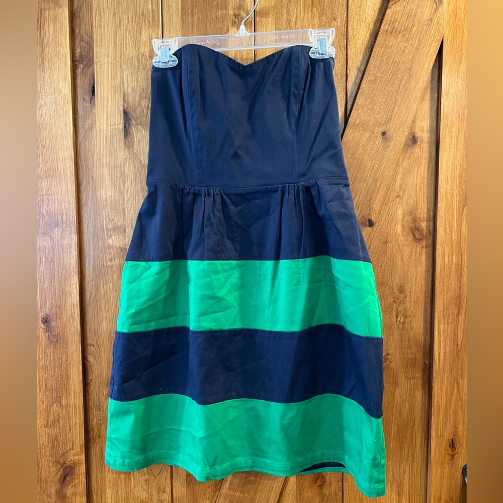 Women’s strapless cocktail dress in navy blue and Kelly green. Size M
